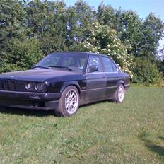 BMW E30 320I