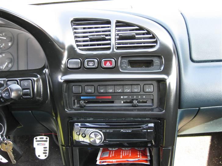 Mazda 323F  SOLGT billede 13