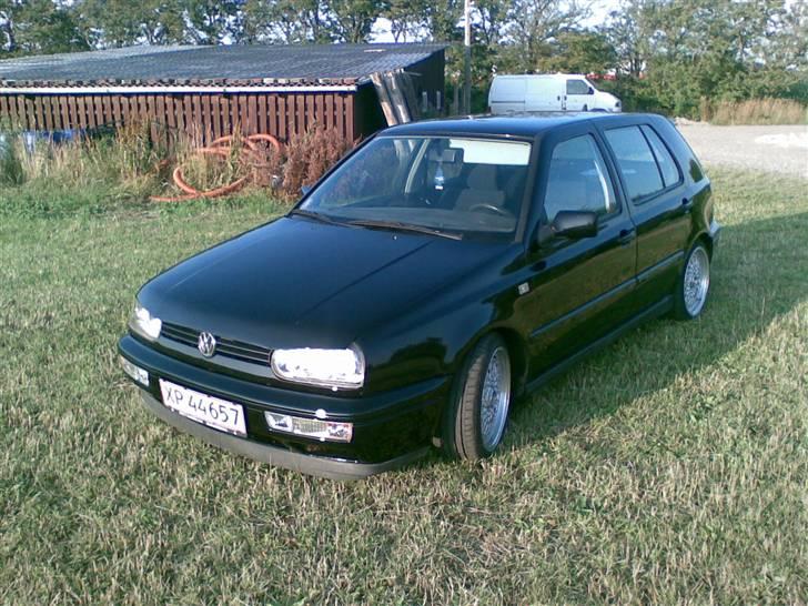 VW Golf 1.8 cl (solgt) billede 2