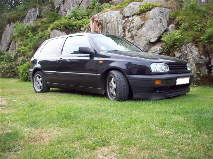 VW Golf 3   (SOLGT) - Billedet taget i Norge. billede 2