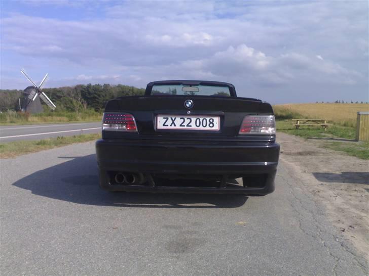 BMW 325i Cabriolet - SOLGT -  billede 4