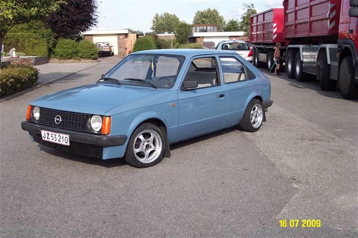 Opel kadett D 1,2 billede 1