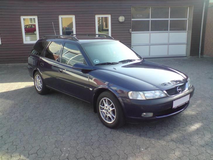 Opel Vectra B 2,5 V6 billede 2