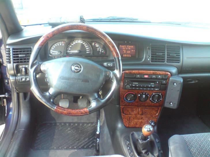 Opel Vectra B 2,5 V6 - Bessefar stil... AND I LIKE IT! :D billede 9