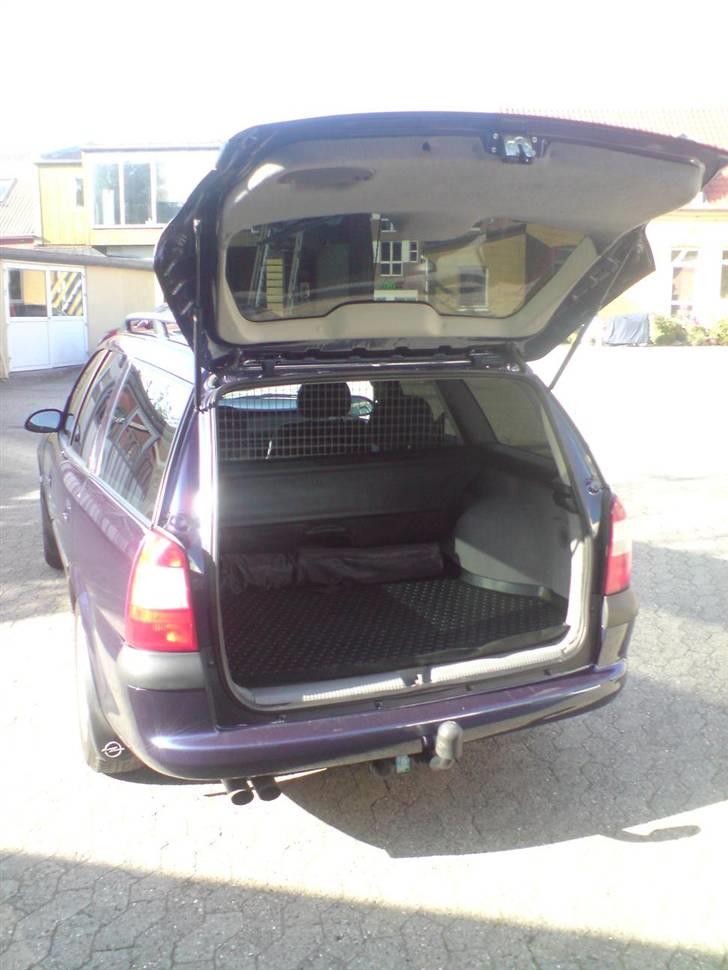Opel Vectra B 2,5 V6 - Plads.... Plads er godt ;) billede 11