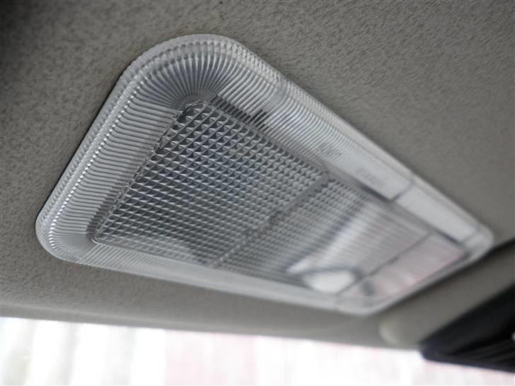 Opel Kadett 1.4i Fun - Kedede mig lidt, og vidste ikke hvad jeg skulle tage billeder af.. Loftlampe fra Astra F (giver bedre og klarere lys) billede 12