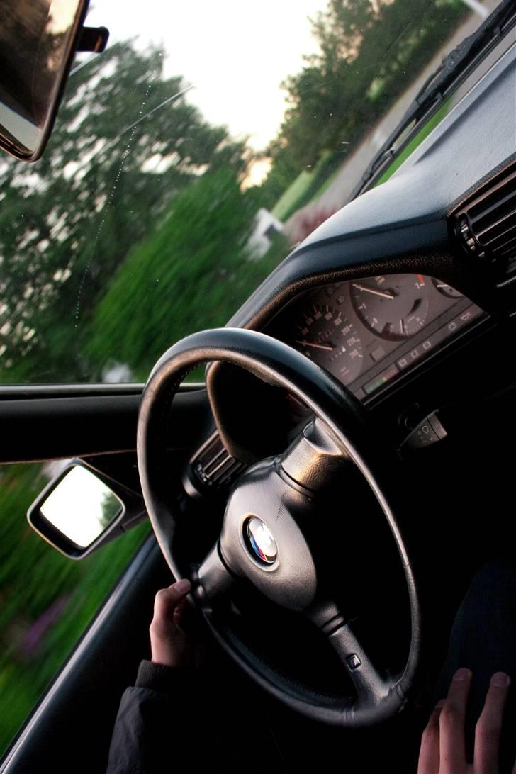 BMW E30 320i billede 15