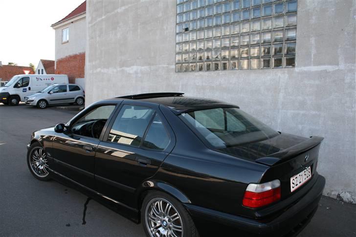 BMW 320i billede 13