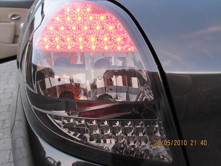 Renault Clio III 1,5 DCI 68HK - SOLGT billede 17