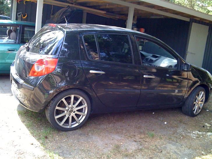 Renault Clio III 1,5 DCI 68HK - SOLGT billede 19