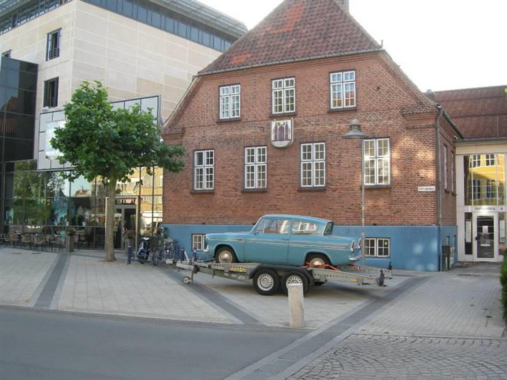 Ford Anglia 106E Deluxe - Anglia´en foran Scala Bio i Svenborg til Harry Potter Natten 2009 billede 15
