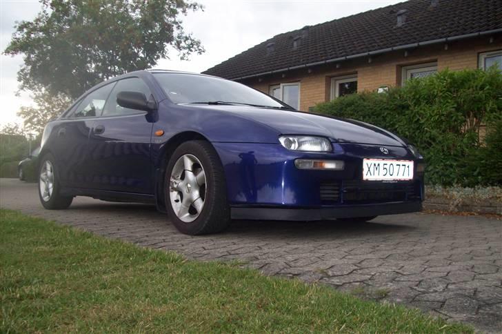 Mazda 323f 1.8 byttet billede 5