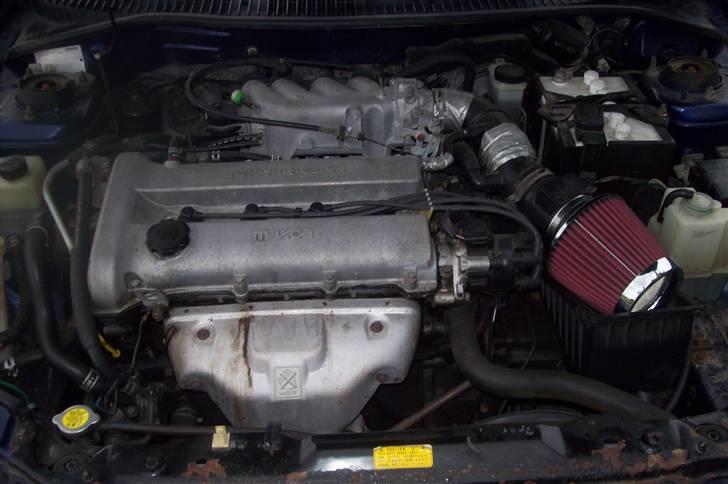 Mazda 323f 1.8 byttet billede 12