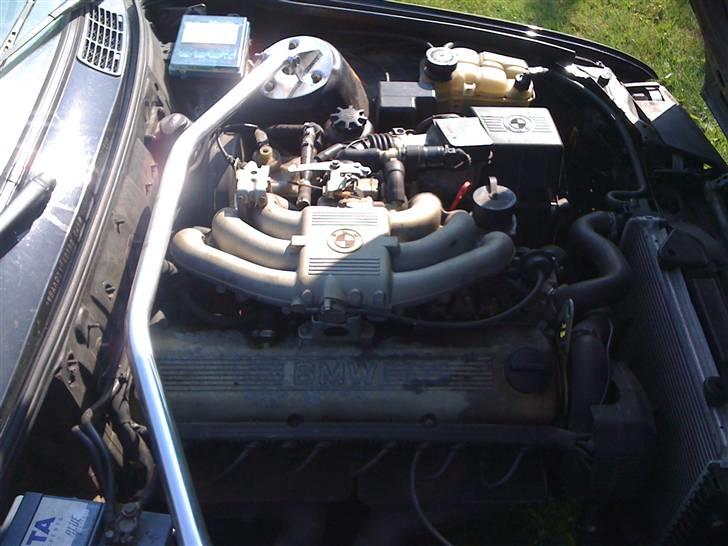 BMW E30 320I billede 9