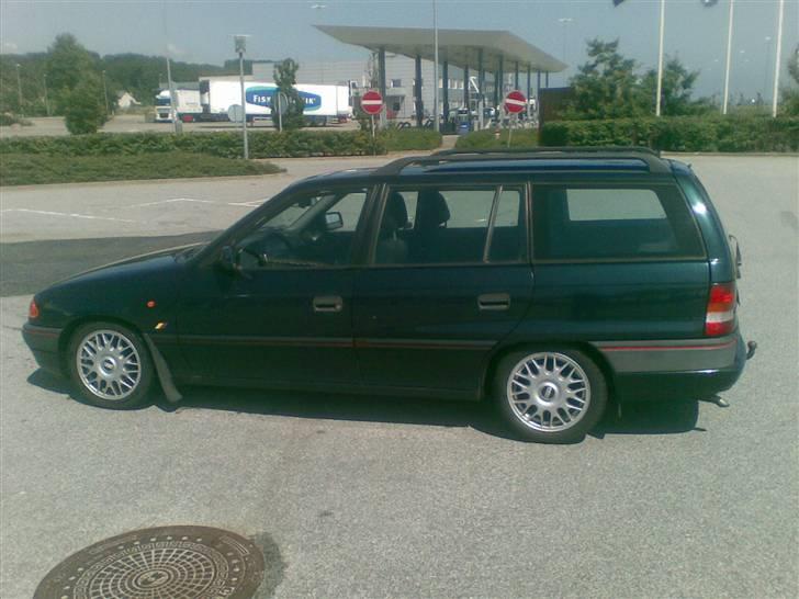 Opel Astra 1,7 td (SOLGT) billede 5