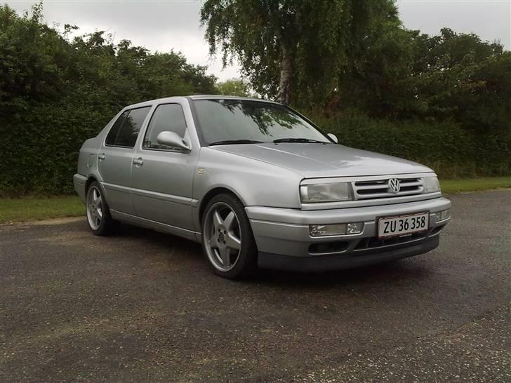 VW vento "SOLGT" billede 2