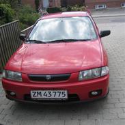 Mazda 323 1,3 16v SOLGT!