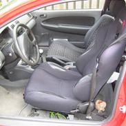 Mazda 323 1,3 16v SOLGT!