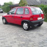 Opel Corsa 1,4i NZ TBE..