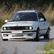 BMW 320i / 325i E30