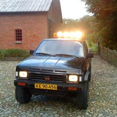 Nissan King Cab 4x4 (SOLGT)