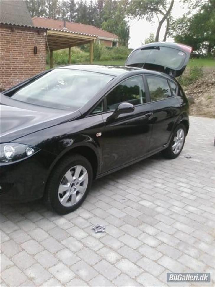 Seat Leon - Lige efter jeg hentede bilen. Der skulle lige skiftes fælge billede 17