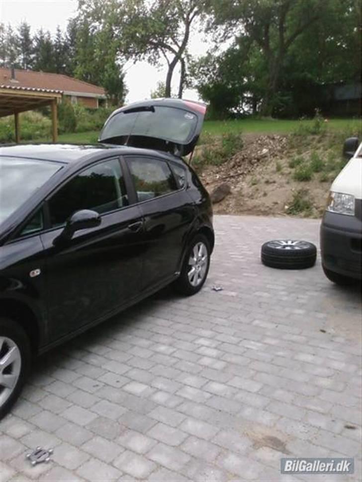 Seat Leon - Lige efter jeg hentede bilen. Der skulle lige skiftes fælge billede 18