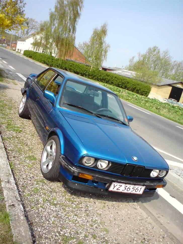 BMW e30  billede 1