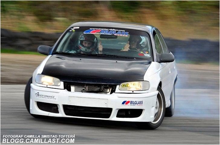 Opel Omega B Turbo "Drift" - Siste kjøring på Gatebil 2010. Foto av Gatebil Magazine fotograf Camilla billede 2