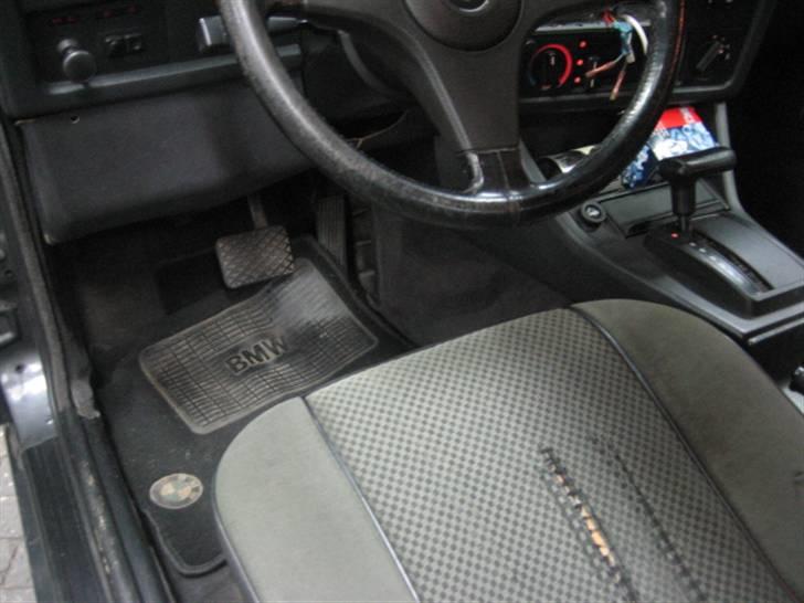 BMW E30 323iA billede 8