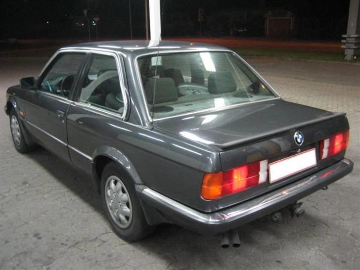 BMW E30 323iA billede 9