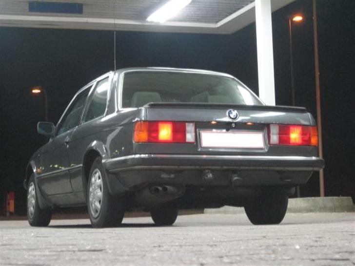 BMW E30 323iA billede 10
