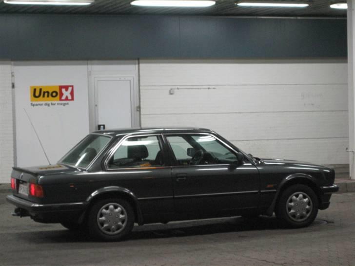 BMW E30 323iA billede 12