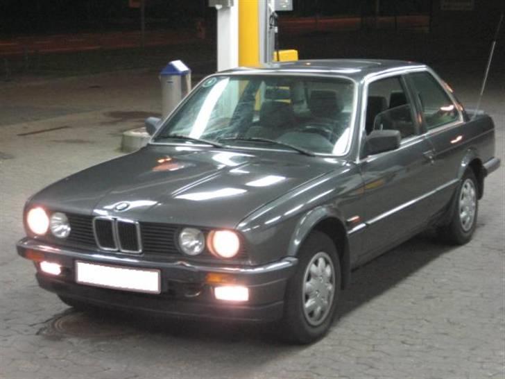 BMW E30 323iA billede 14