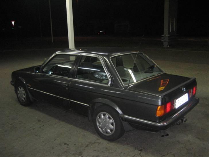 BMW E30 323iA billede 16