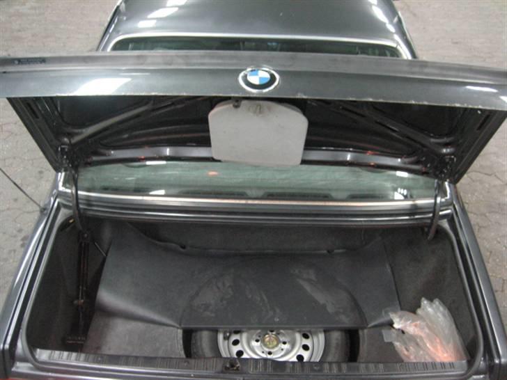 BMW E30 323iA billede 17