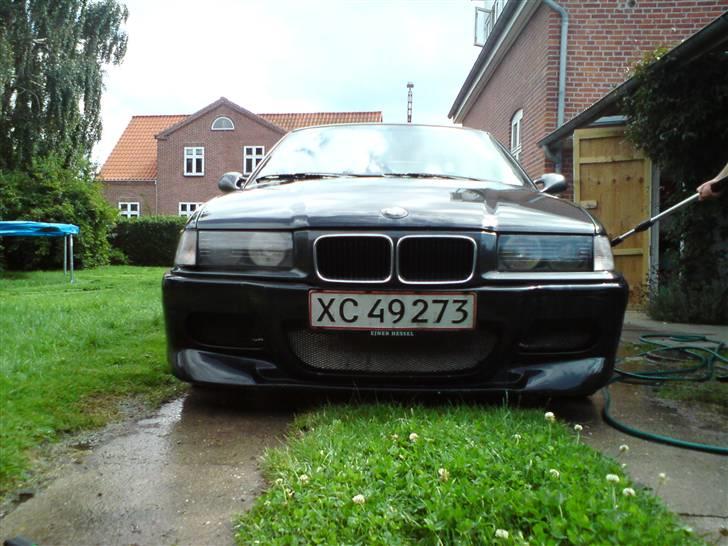 BMW e36 320i --- SOLGT--- billede 1