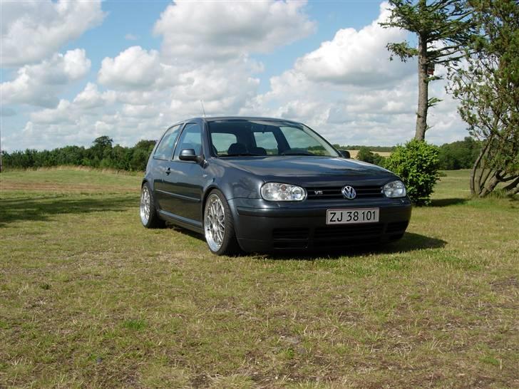 VW Golf 2,3 V5 *Solgt* billede 1