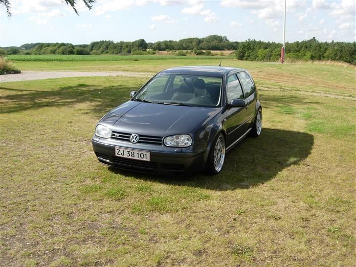 VW Golf 2,3 V5 *Solgt* billede 2