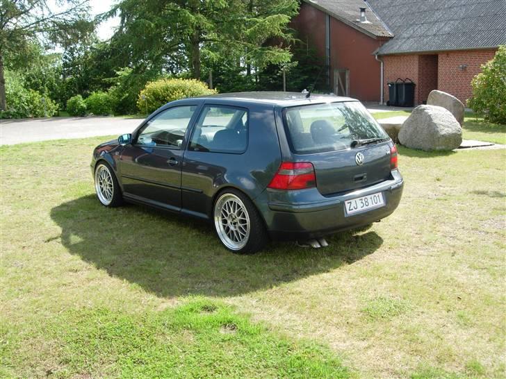 VW Golf 2,3 V5 *Solgt* billede 3