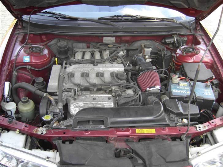 Mazda 626 GLXi - ja ja det er ikke nemt at se den er 16 år gammel her. billede 20