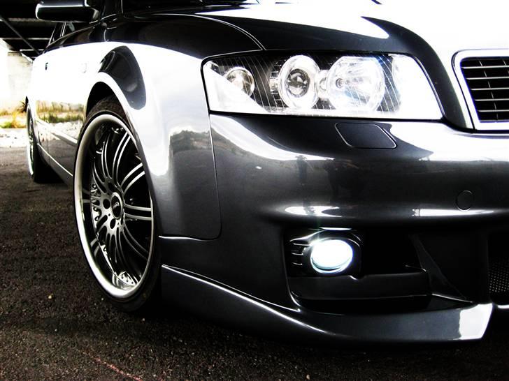 Audi A4 3.0 avant Quattro #SOLGT# - så kom fronten på, lidt friskere end den kedelige orginale syntes jeg.... ;o) billede 3