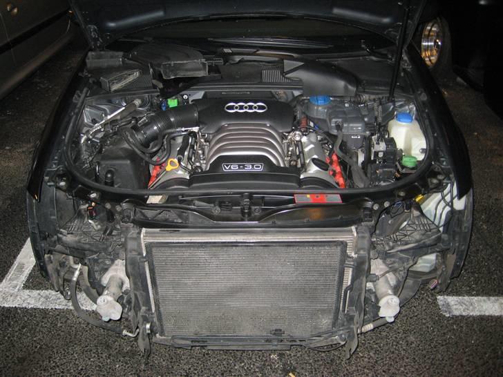 Audi A4 3.0 avant Quattro #SOLGT# - V6´eren kan sez her... Og er lige ved at montere Riegerfront... billede 4