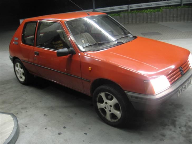 Peugeot 205 XR SOLGT  billede 2