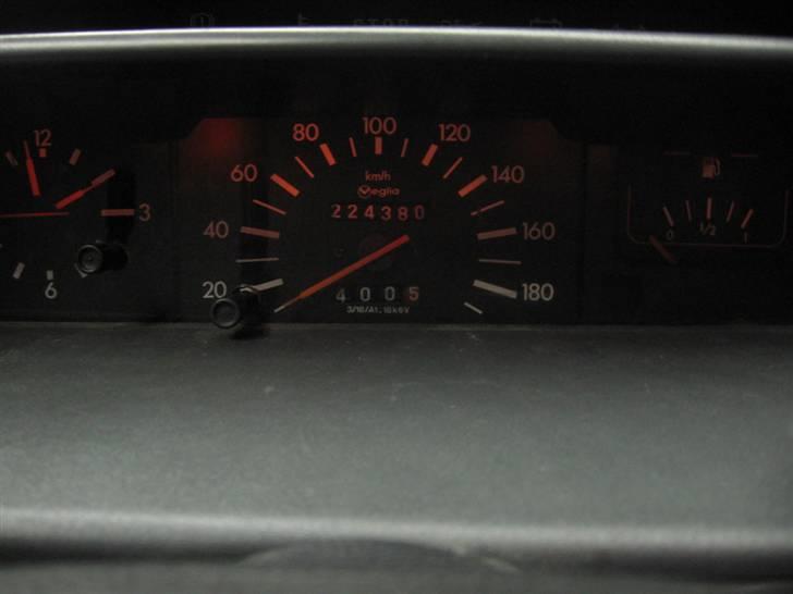 Peugeot 205 XR SOLGT  - yees yees billede 4