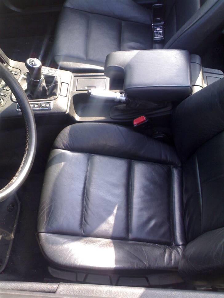 BMW 325i Cabriolet - SOLGT -  billede 12