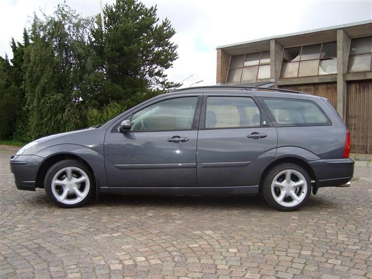 Ford Focus 1.8 TDCi Ghia  billede 2