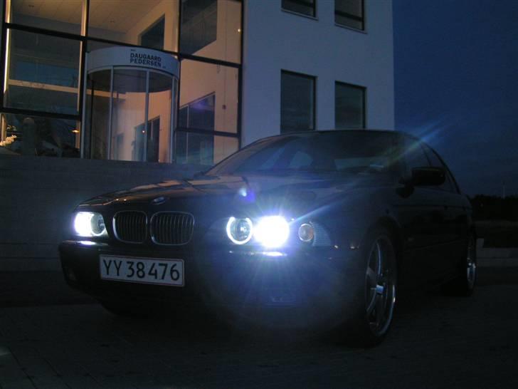 BMW E39 528 auto --- SOLGT billede 1