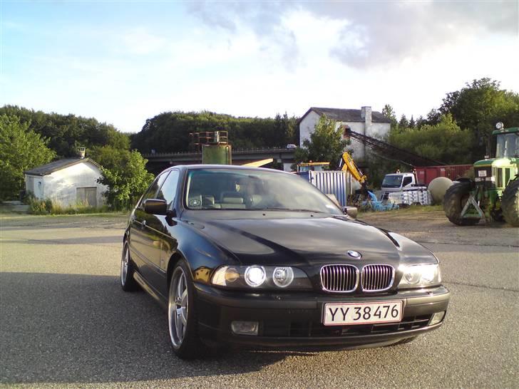 BMW E39 528 auto --- SOLGT billede 2