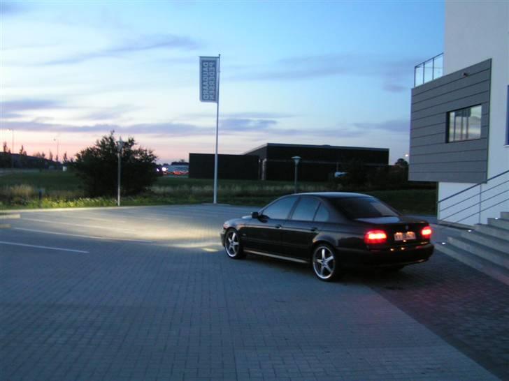 BMW E39 528 auto --- SOLGT billede 9